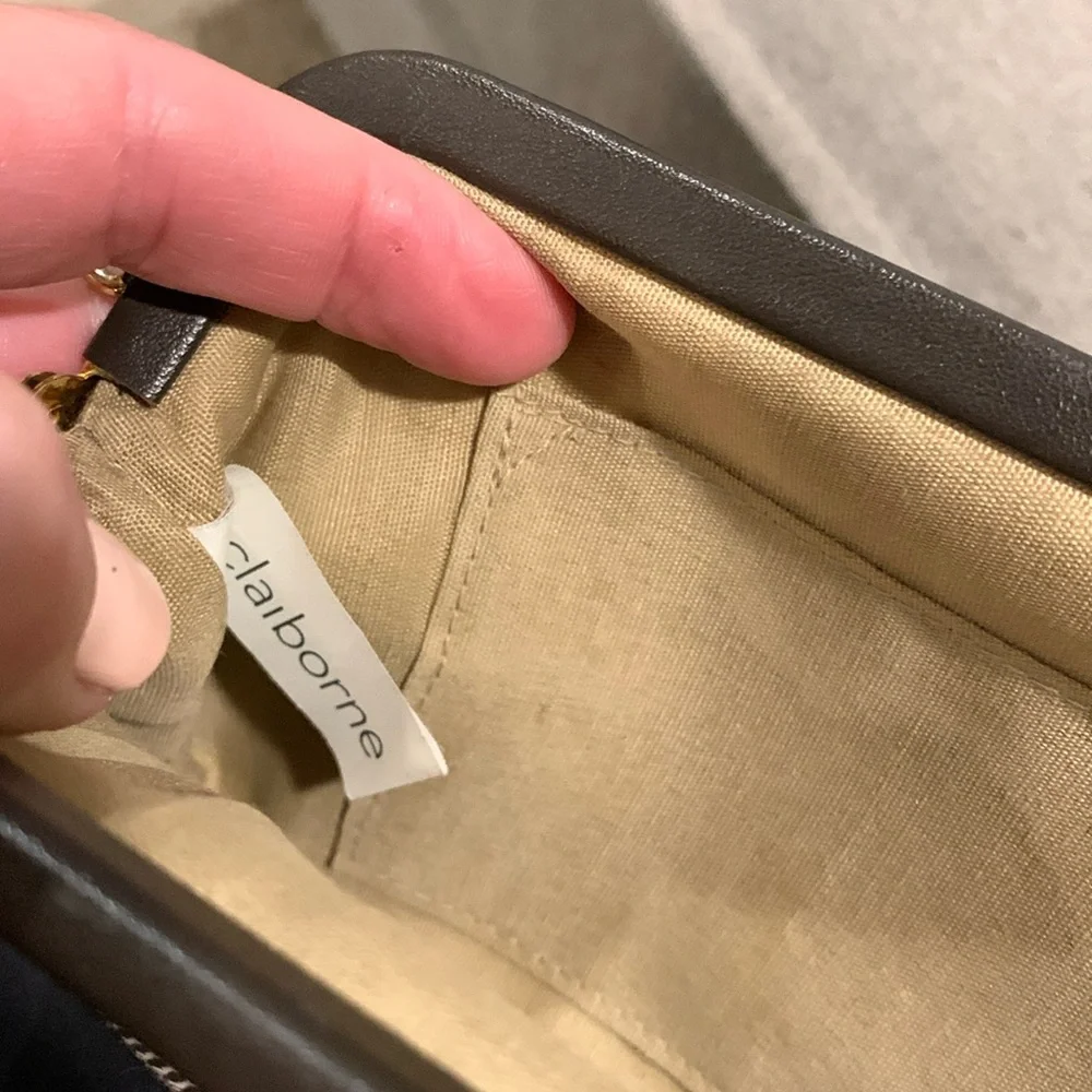 Liz Claiborne wallet, wristlet - Picture 1 of 6